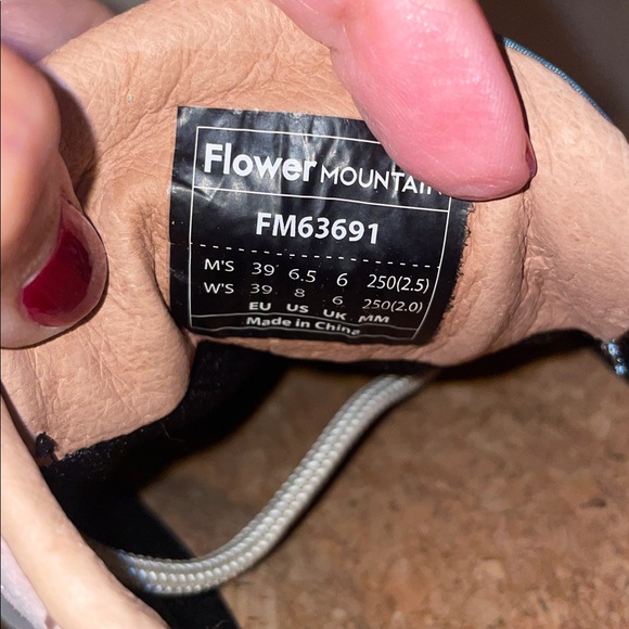 NWT Flower Mountain Yamano 3 Sneaker in Leo Light Mustard - Picture 11 of 14